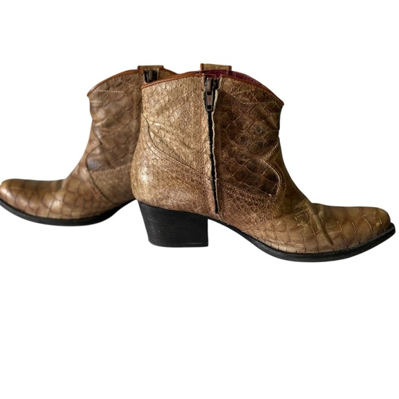 Italian Progetto Verio Cuoio Women’s Tan Snake Skin Booties Sz 38 - Picture 2 of 8